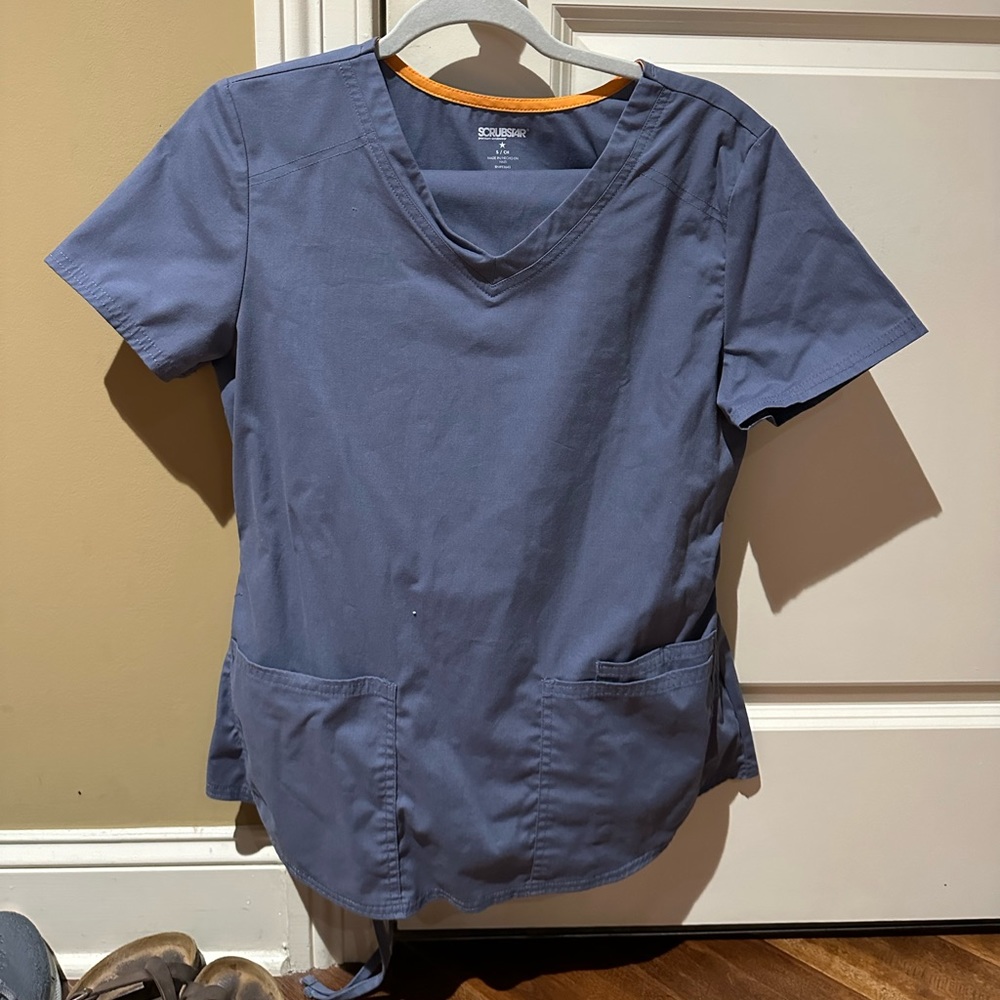 Scrubstar grey scrub set. Top and bottoms both small